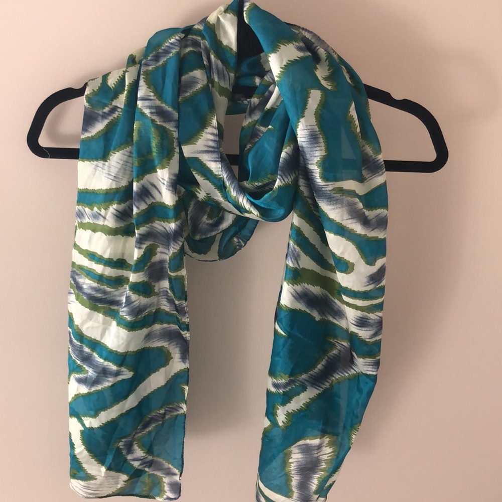 Chico’s beautiful zebra striped teal color scarf